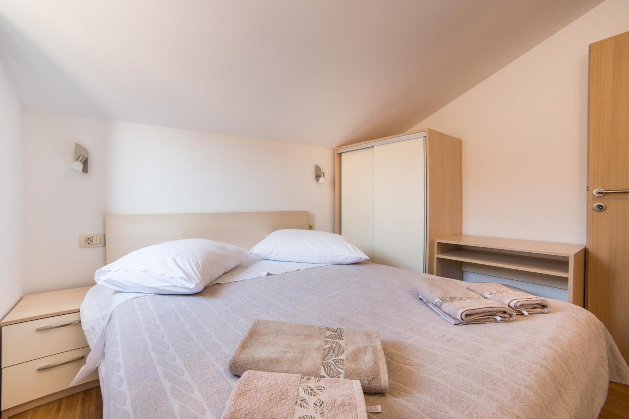 Apartments Sunrise Brist Chambre photo